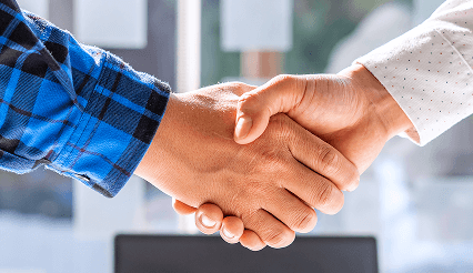 apretón de manos que representa unidad